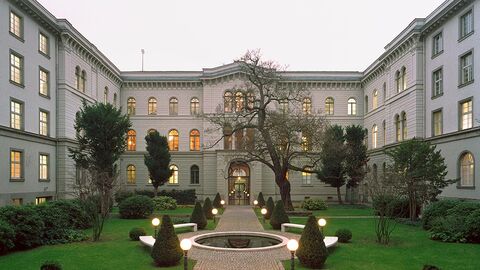 Hof des Justizministeriums.